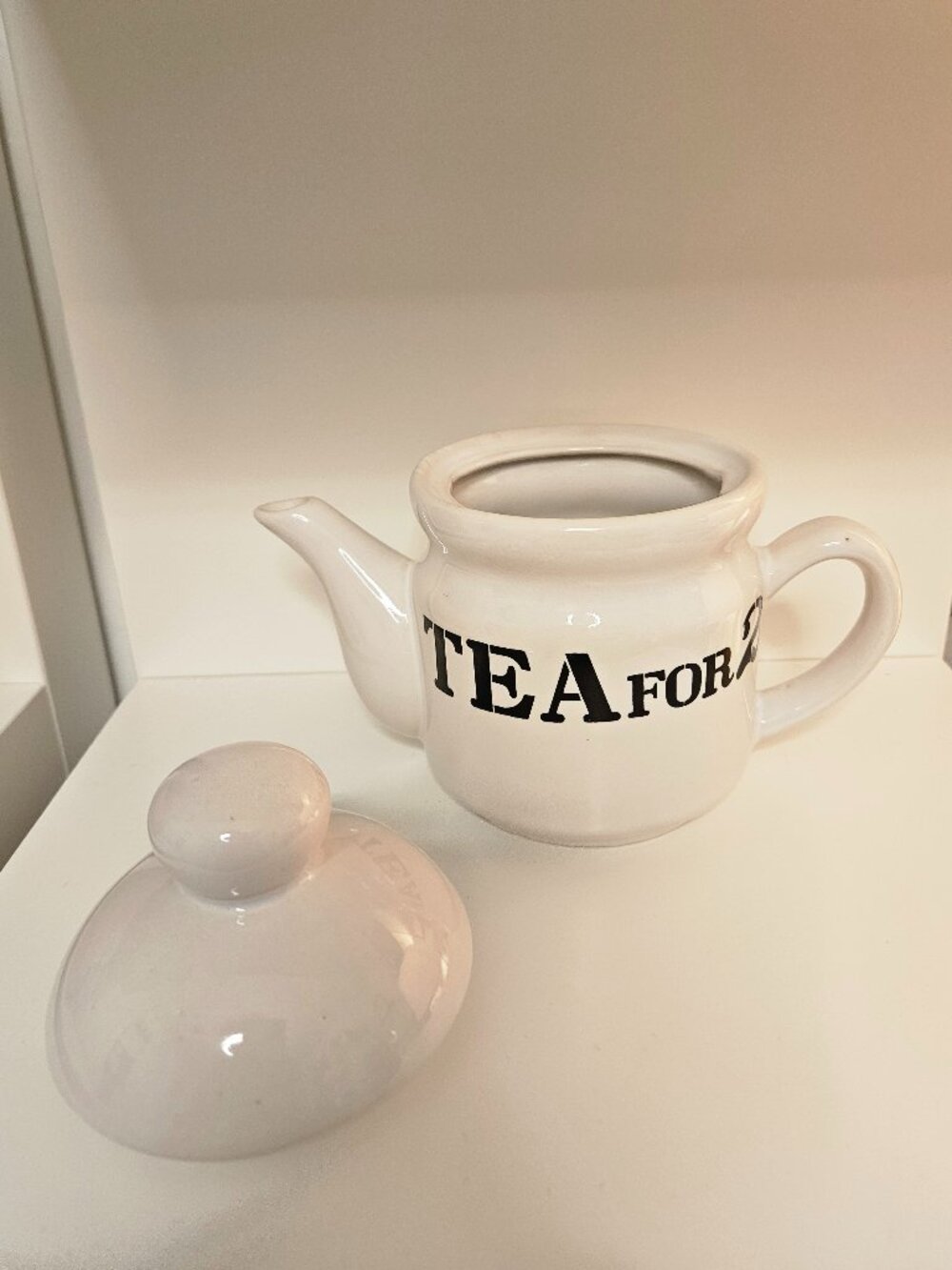EP Excellent Porcelain "Tea for 2" Ceramic White Teapot - Picture 2 of 9